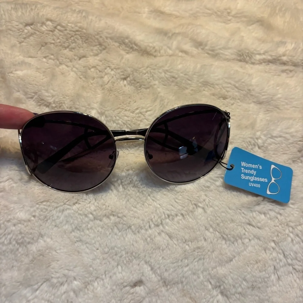 NWT Sunglasses Black Silver Wire Frames UV400 Sun Protection Retro 70s vibe